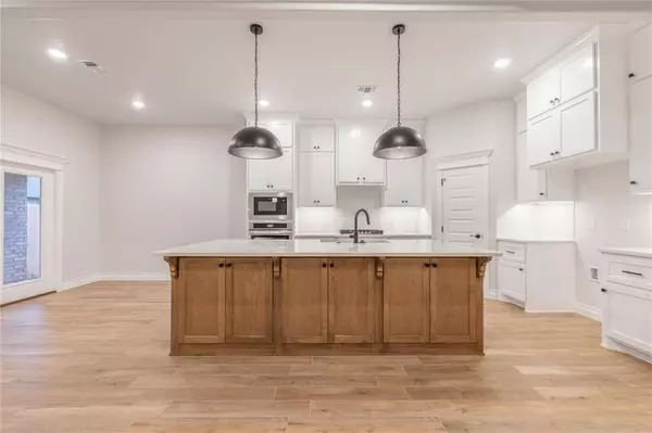 Mustang, OK 73064,10417 SW 56th ST