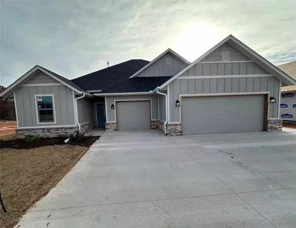 6207 Rivergate DR, Shawnee, OK 74804