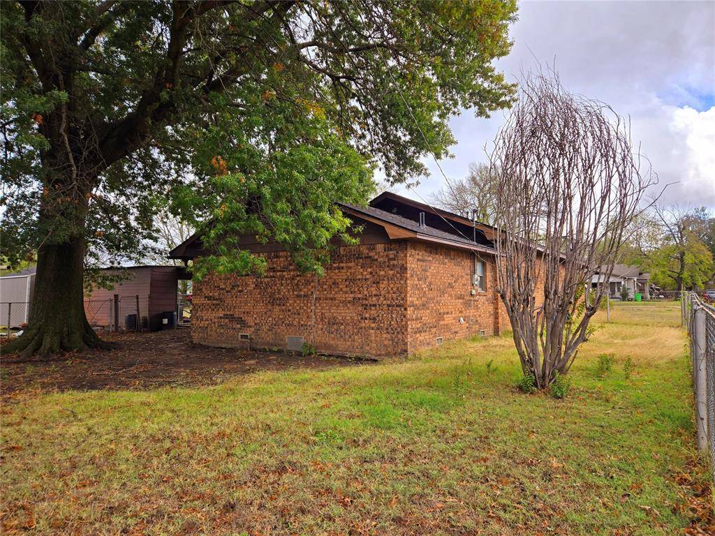 Okemah, OK 74859,801 N 4th ST