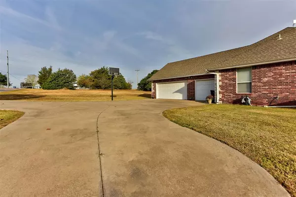 Harrah, OK 73045,1744 S Dobbs RD