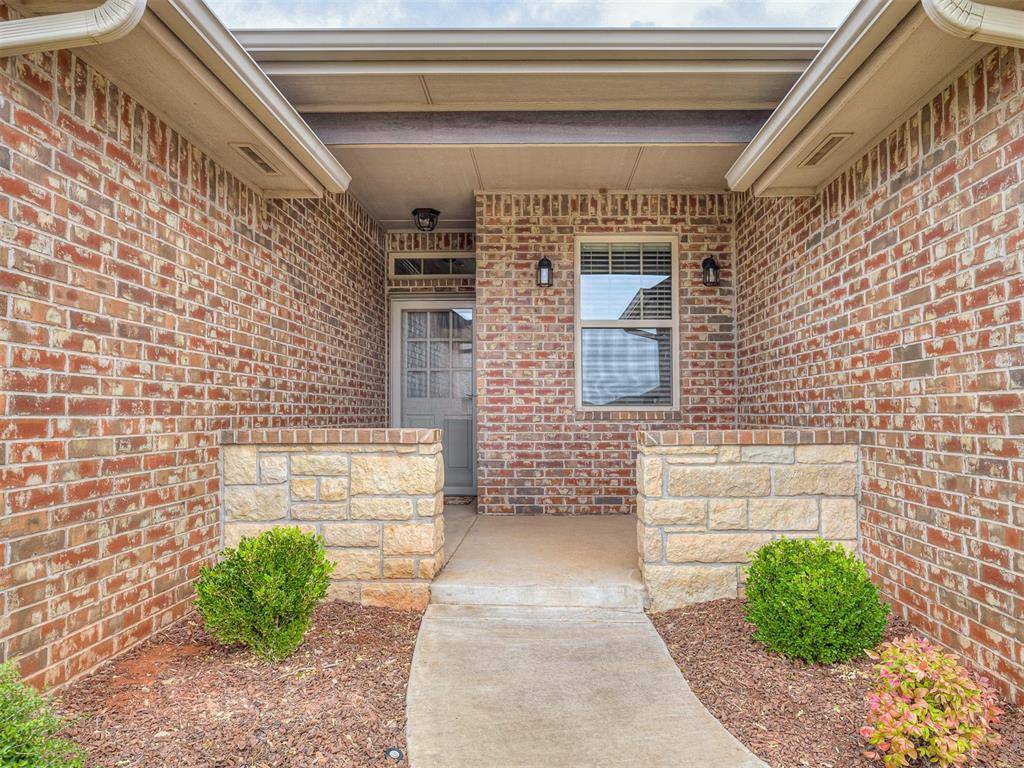 Edmond, OK 73012,18612 Summer Grove AVE