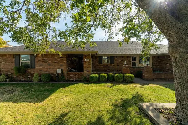 Weatherford, OK 73096,2000 Peach AVE