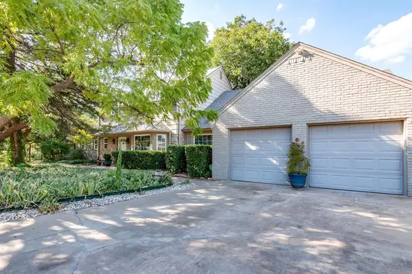 Warr Acres, OK 73132,6109 Walnut LN