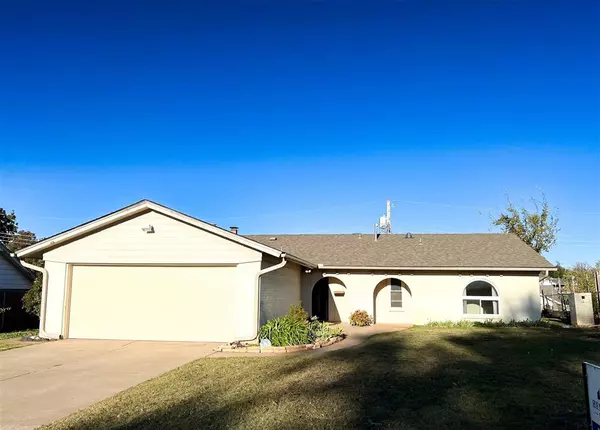 5957 Seminole RD, Warr Acres, OK 73132