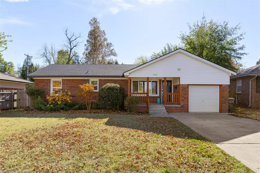 1510 Andover CT, The Village, OK 73120