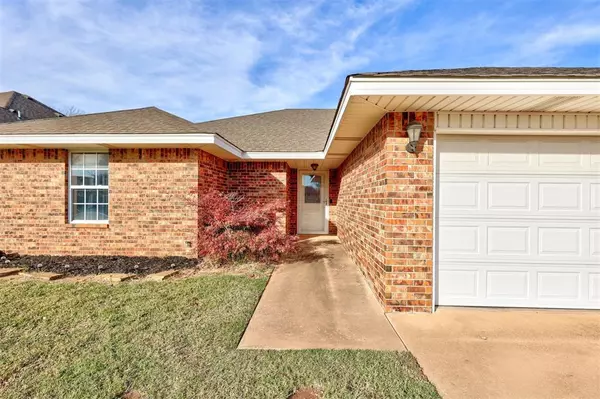 Lexington, OK 73051,709 E Kennedy ST