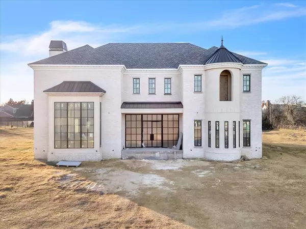 2825 Guilford LN, Oklahoma City, OK 73120