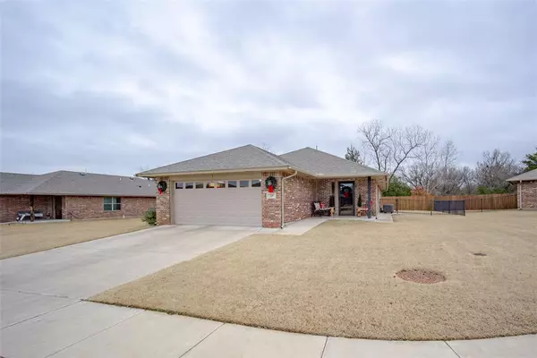 320 Meadow DR, Newcastle, OK 73065