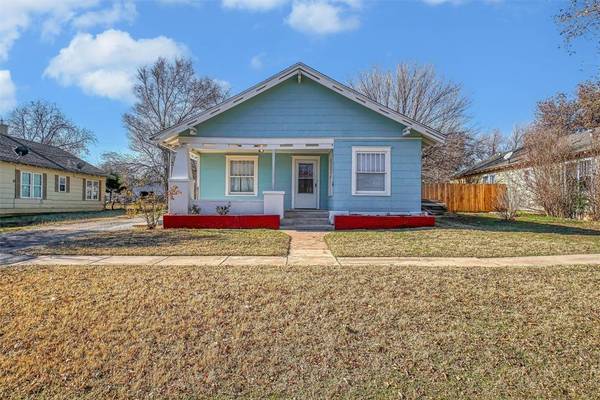 412 S 11th ST, Clinton, OK 73601