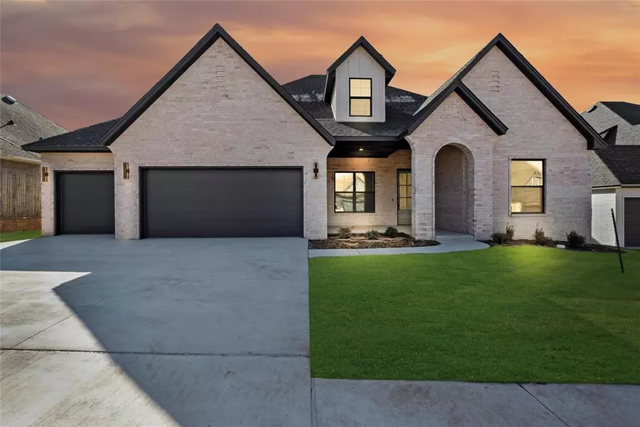 8716 Beechgrove DR, Arcadia, OK 73007