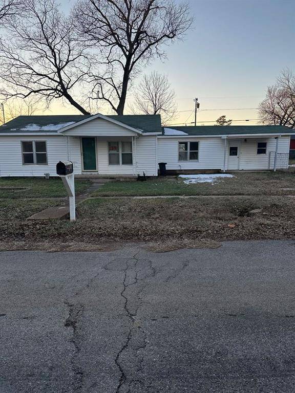 305 S Missouri ST, Elmore City, OK 73433