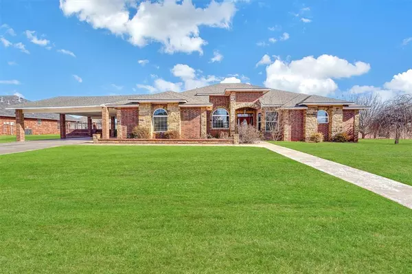 206 Cypress AVE, Elk City, OK 73644