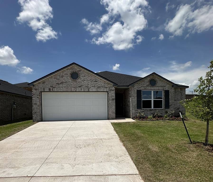 1933 Sugar Pine WAY, Edmond, OK 73034
