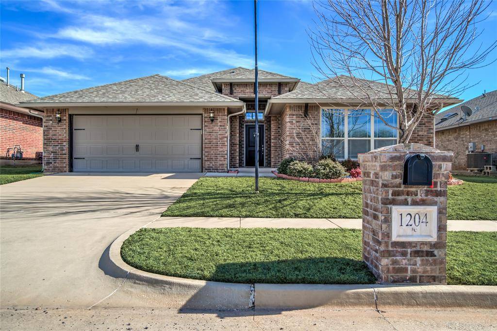 1204 Laurel Creek DR, Yukon, OK 73099