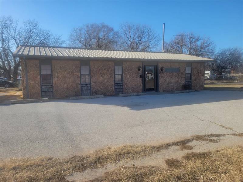 610 SE 4th ST, Lindsay, OK 73052
