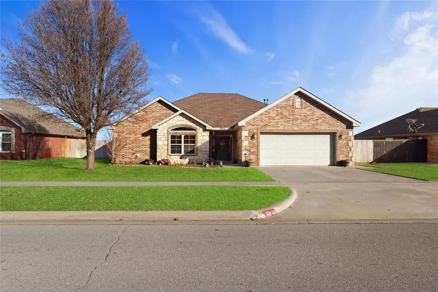 3016 Fairway AVE, Weatherford, OK 73096