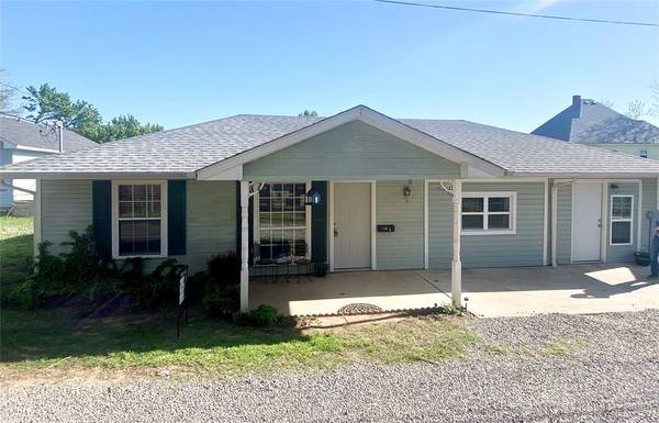 110 E Muskogee AVE #1/2, Sulphur, OK 73086