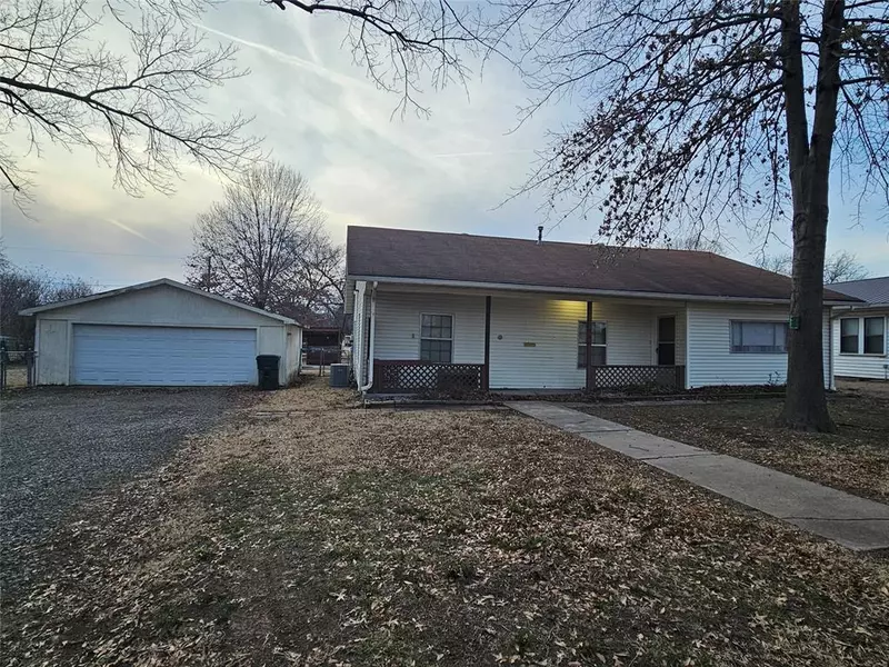 708 S Liberty AVE, Okmulgee, OK 74447