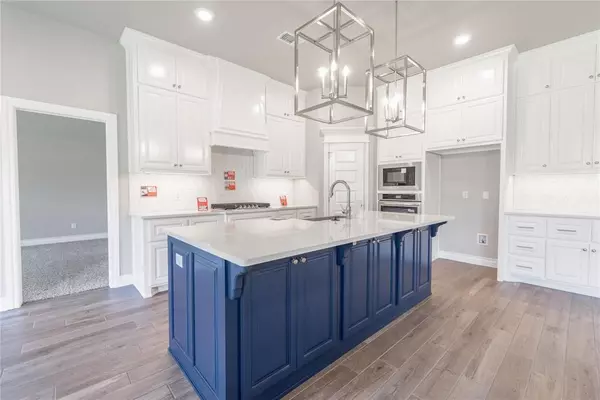 12529 SW 30th ST, Yukon, OK 73099