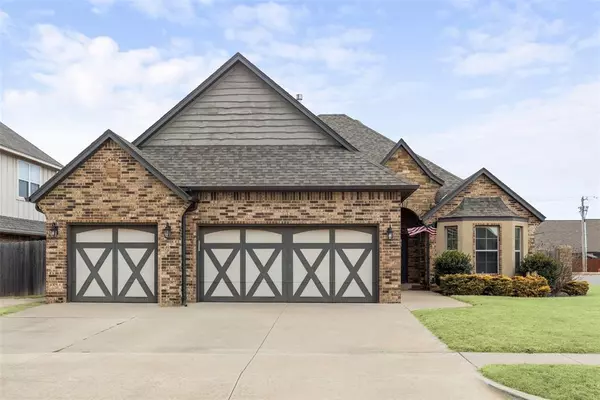 11025 NW 23rd TER, Yukon, OK 73099