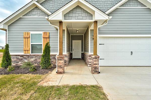 5325 Littlefoot LN, Guthrie, OK 73044