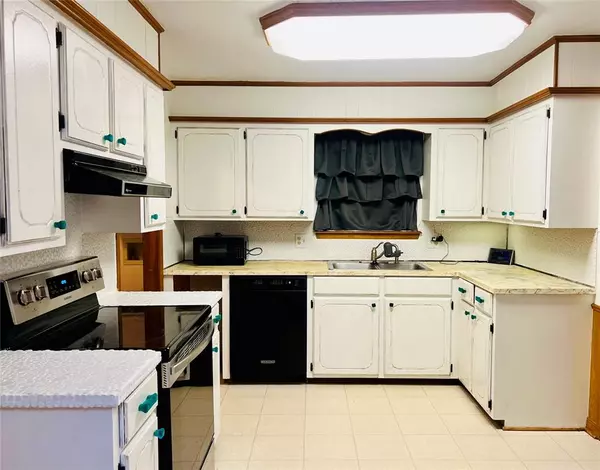 Lawton, OK 73507,715 NW Chosin RD