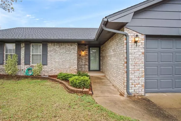 Edmond, OK 73012,2604 Ripple Creek LN