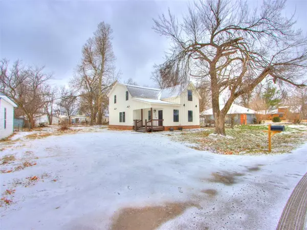 Guthrie, OK 73044,1015 W Logan AVE