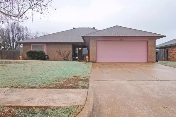 1813 N Lincoln AVE, Moore, OK 73160