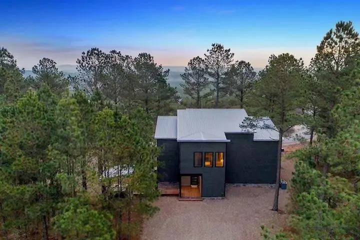 2165 Pine Hill TRL, Broken Bow, OK 74728