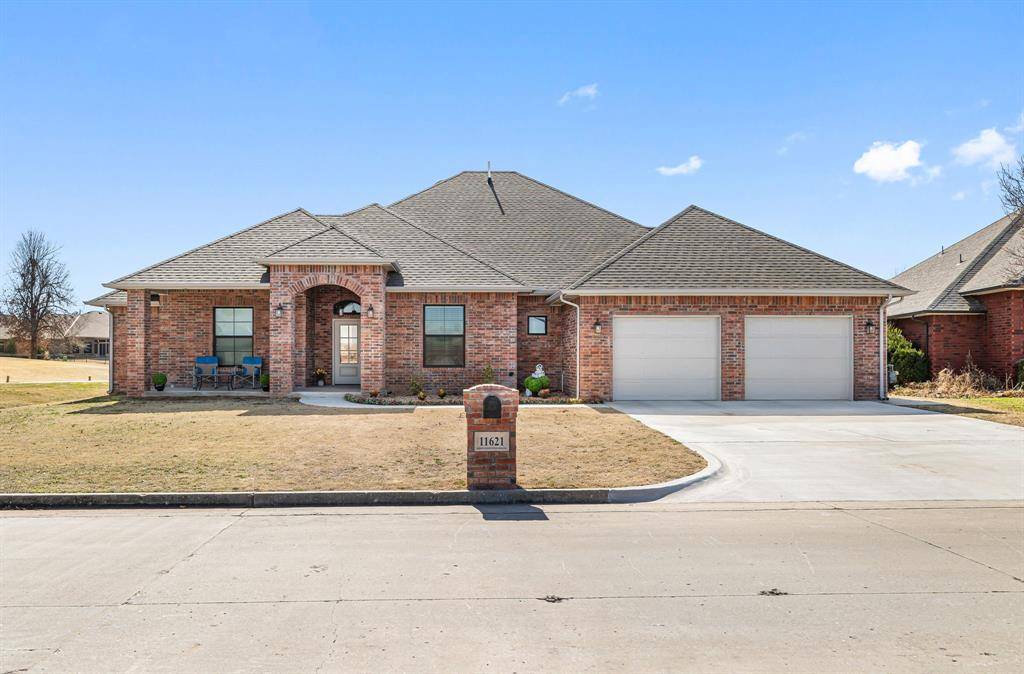 11621 Royal Coach DR, Yukon, OK 73099