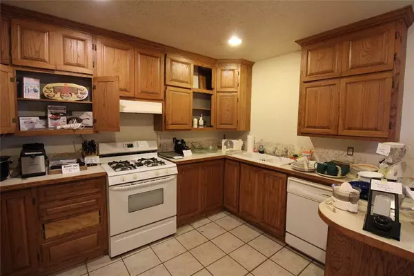 Prague, OK 74864,102806 S Highway 99