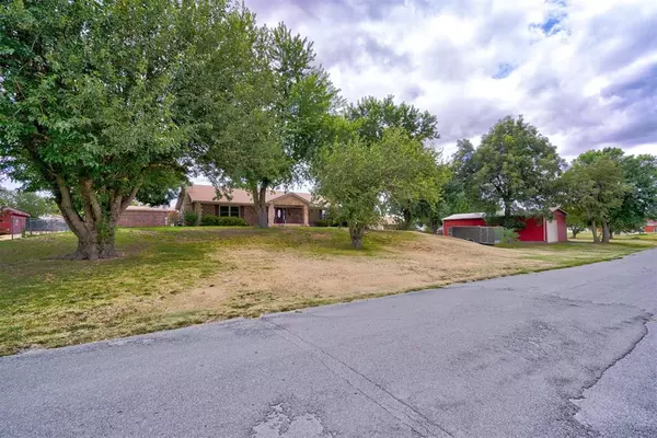 Cyril, OK 73029,324 S 4th ST