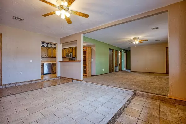 Hennessey, OK 73742,210 Maple ST