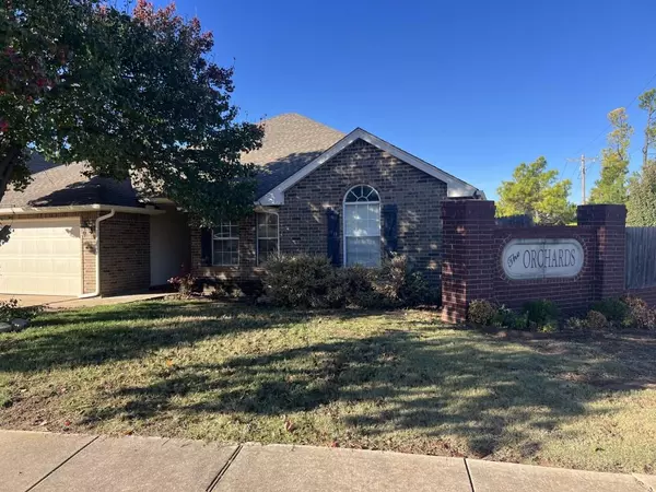 Edmond, OK 73034,1233 Bradford PL