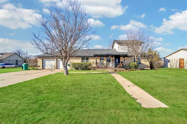209 E 4th ST, Duke, OK 73532