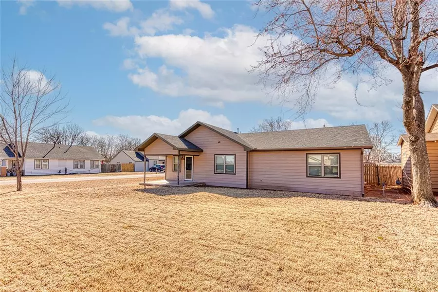1204 W 5th ST, Elk City, OK 73644