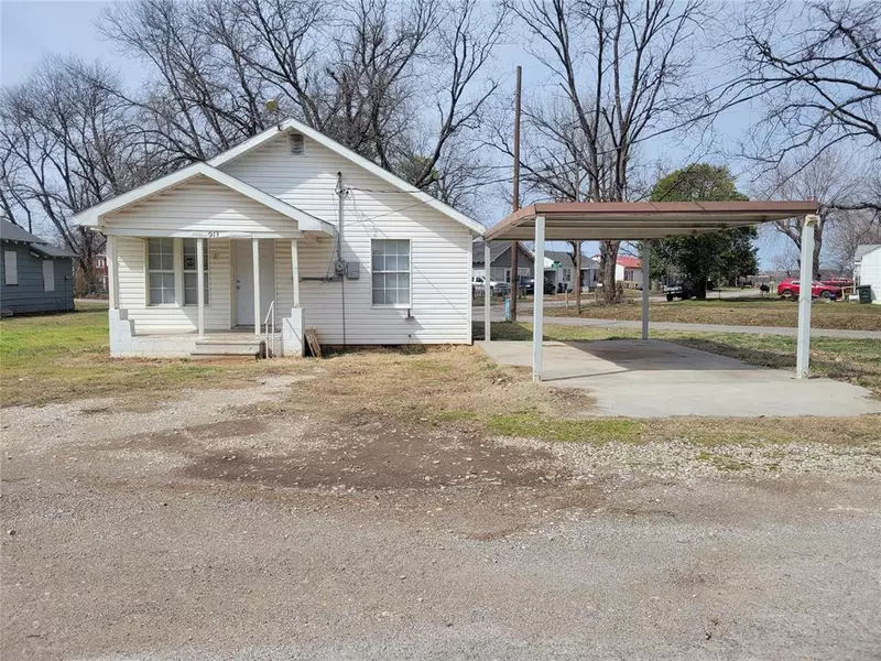 913 E Wagner ST, Pauls Valley, OK 73075