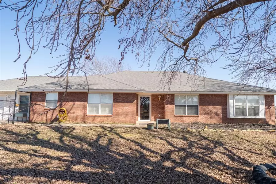 15383 N county Road 3213, Pauls Valley, OK 73075