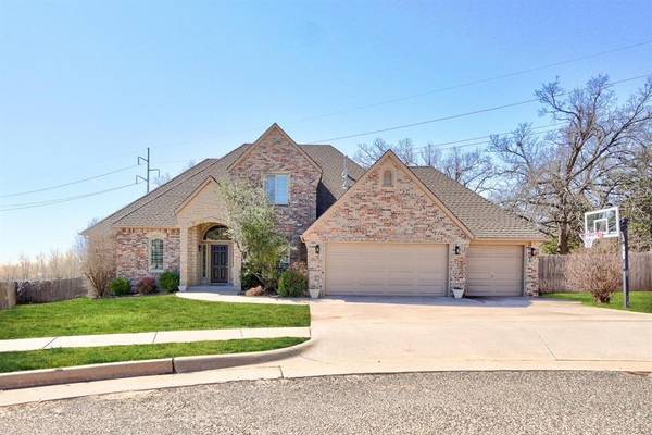 2200 Hanover LN, Edmond, OK 73034