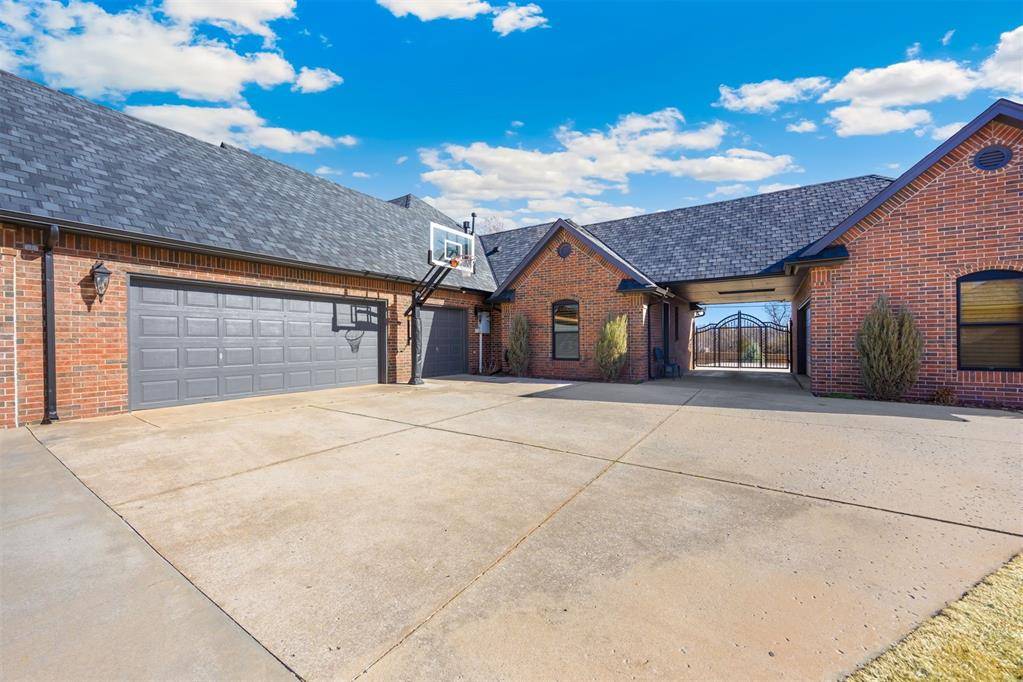 Oklahoma City, OK 73142,8001 NW 128th CIR
