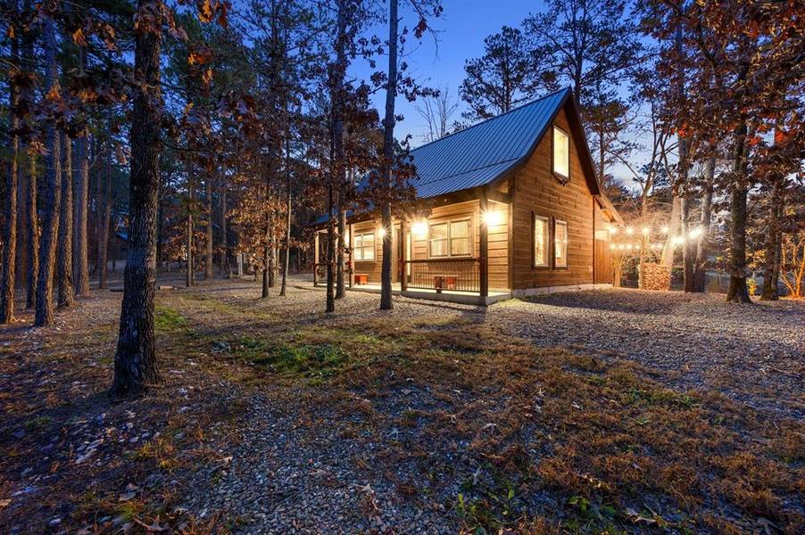 138 Guppy LN, Broken Bow, OK 74728