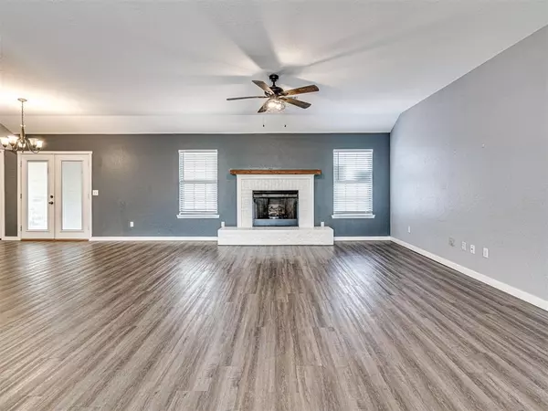 Hinton, OK 73047,903 Dana AVE