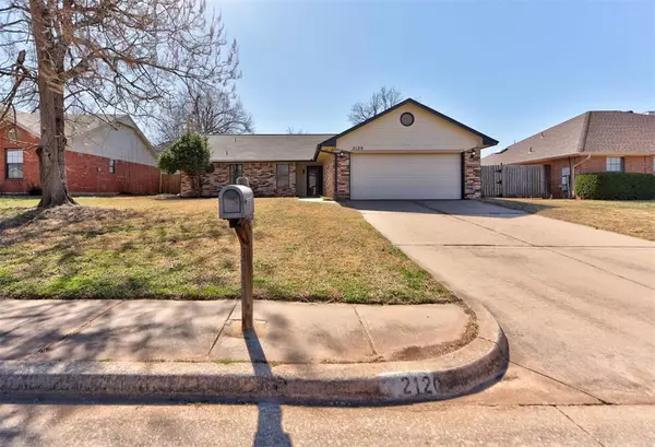 2120 Castle Rock DV, Edmond, OK 73003