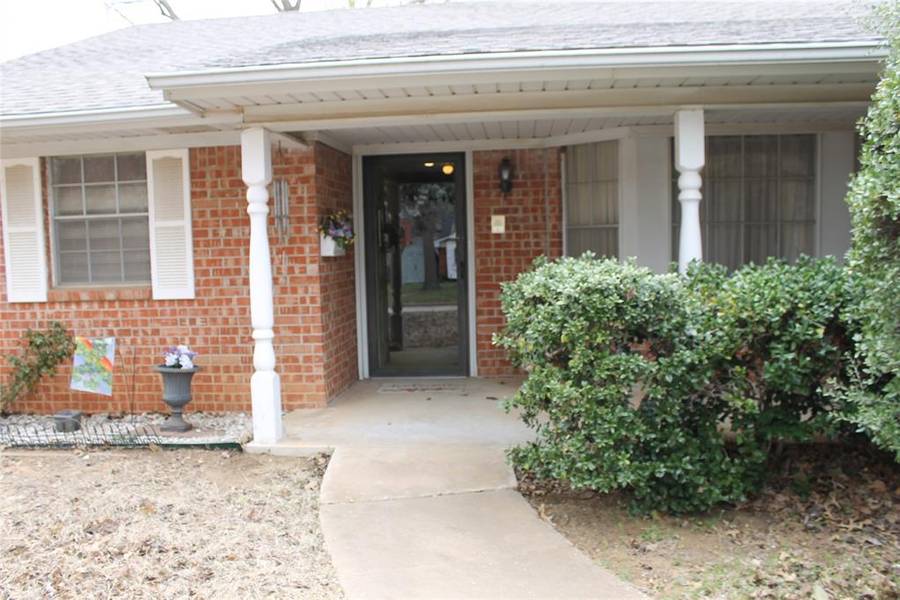 15 Mojave DR, Shawnee, OK 74801