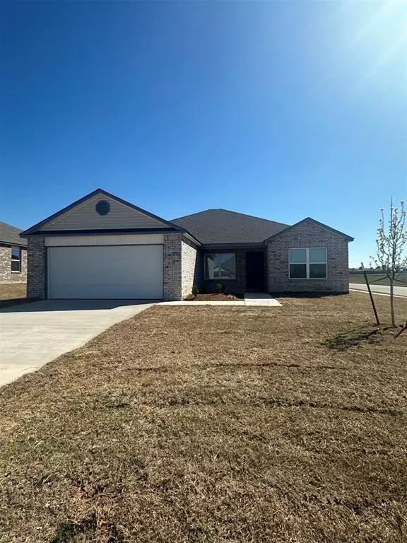 1401 Claire CT, Shawnee, OK 74804