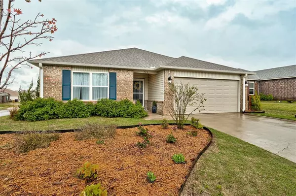 1226 Flint WAY, Noble, OK 73068