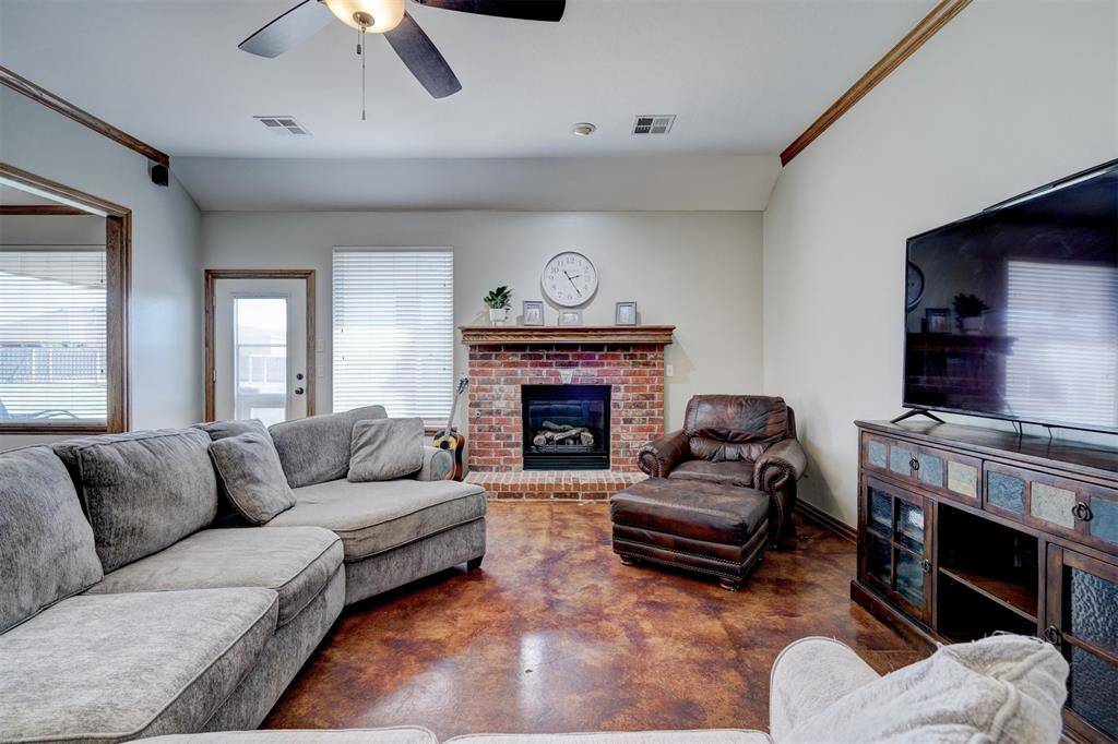 Edmond, OK 73025,4672 Hollycrest LN
