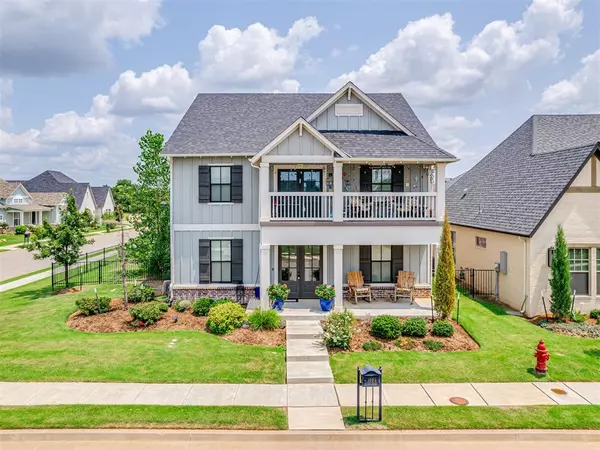 1924 Plaza District DR, Edmond, OK 73034