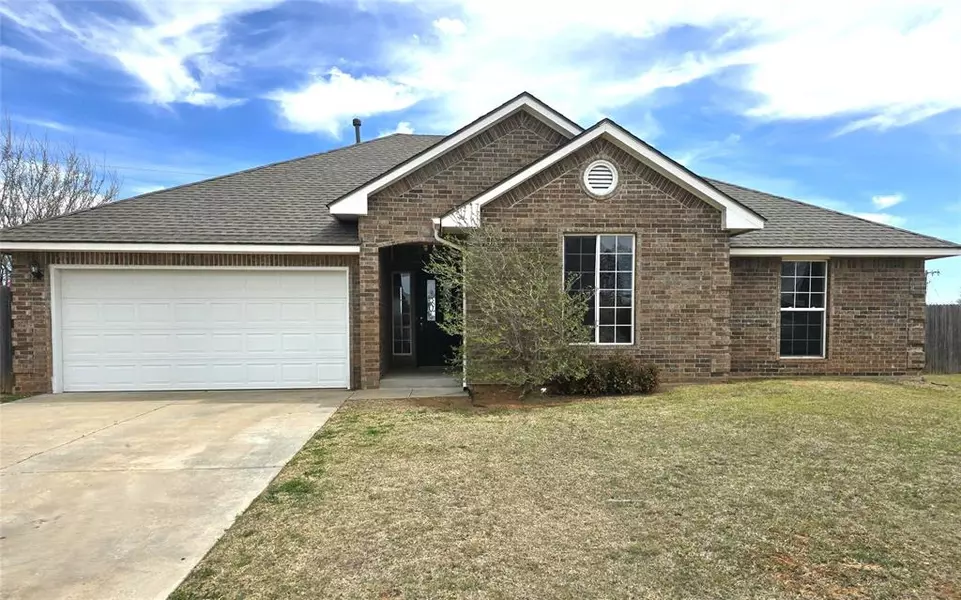 41 Peterson DR, Clinton, OK 73601